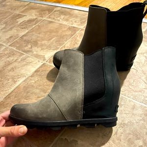 Sorel Grey and Black wedge bootie- NWOB